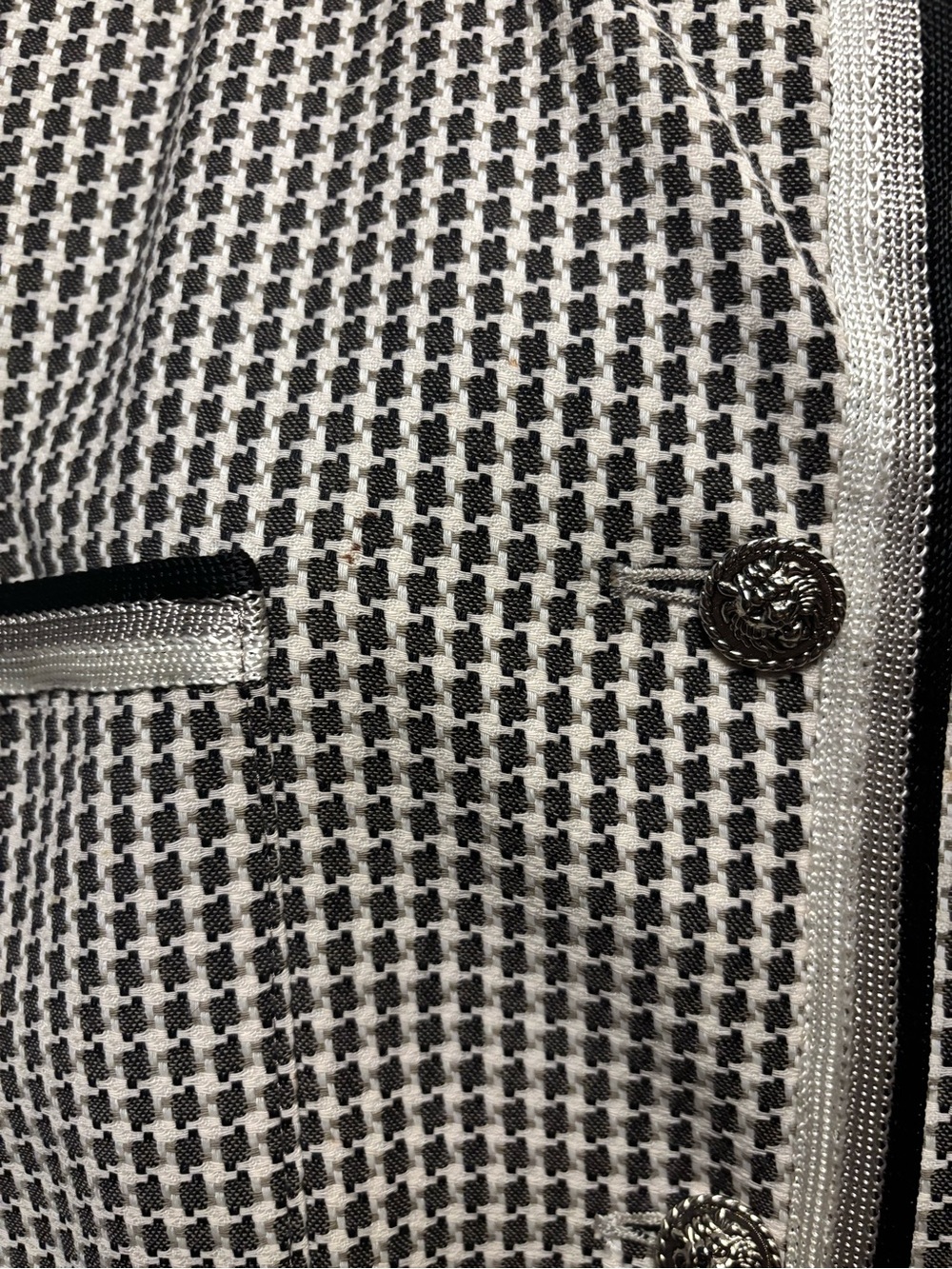 Classic Houndstooth Jacket - Women's Tailored Coat & matching skirt. - Picture 7 of 14